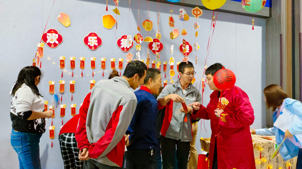 必发88物流中秋游园会